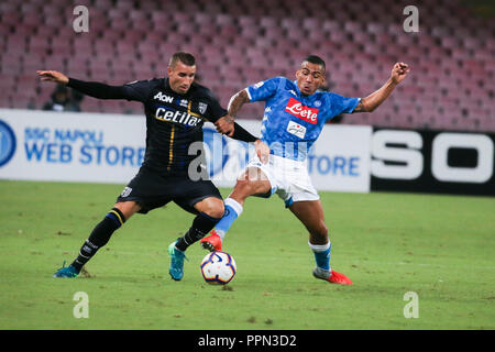 Napoli, Kampanien, Italien: 2018-09-26 italienische Serie A Fußballspiel SSC Neapel - Parma im San Paolo Stadion in Foto Allan in Aktion (Antonio Balasco) Credit: Antonio Balasco/Alamy leben Nachrichten Stockfoto