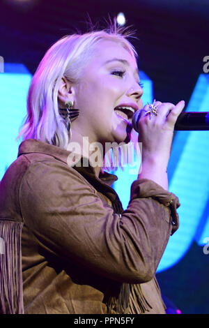 Nashville, TN, USA. 26 Sep, 2018. 26. September 2018 - Nashville, Tennessee - RaeLynn. Der CMA 60. Geburtstag party Feier am Wildhorse Saloon statt. Photo Credit: Dara-Michelle Farr/AdMedia Credit: Dara-Michelle Farr/AdMedia/ZUMA Draht/Alamy leben Nachrichten Stockfoto