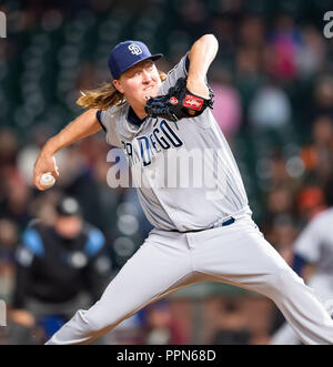 San Francisco, Kalifornien, USA. 26 Sep, 2018. San Diego Padres Entlastung Krug Trey Wingenter (58) wirft, während ein MLB-Spiel zwischen den San Diego Padres und die San Francisco Giants bei AT&T Park in San Francisco, Kalifornien. Valerie Shoaps/CSM/Alamy leben Nachrichten Stockfoto