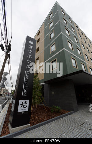 Tokio, Japan. 27. Sep 2018. Einen allgemeinen Überblick über Henn-na Hotel haneda am 27. September 2018, Tokio, Japan. Die neue Niederlassung der Henn-na Hotel, was wörtlich übersetzt als ''seltsame Hotel,'' ist in der Nähe von Otorii Bahnhof, 6 Minuten vom Haneda International Airport entfernt. Roboter die Angestellten im Hotel sind so programmiert, dass sie in Englisch, Chinesisch, Koreanisch und Japanisch. ology. Quelle: Lba Co.Ltd./Alamy leben Nachrichten Stockfoto