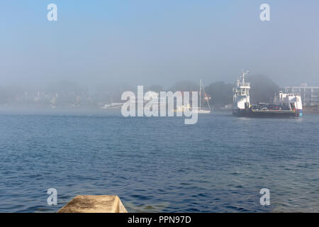 Sandbänke, Poole, Dorset, Großbritannien. 27 September, 2018. UK Wetter einem nebligen Morgen an Sandbänken Poole Dorset. Credit: Suzanne McGowan/Alamy leben Nachrichten Stockfoto