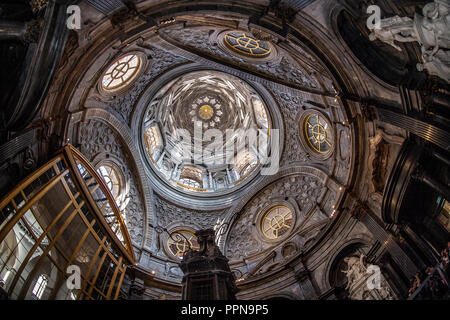 Italien Piemont Turin, 27. September 2018 - Die MIBAC kehrt in die Öffentlichkeit die Kapelle der Verkleidung von Guarino Guarini - Drücken Sie Tag - Die restaurierte Verkleidung Kapelle Credit: Wirklich Easy Star/Alamy leben Nachrichten Stockfoto