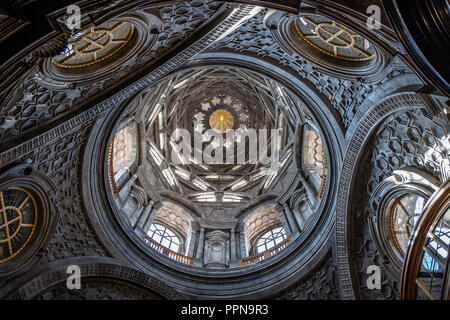 Italien Piemont Turin, 27. September 2018 - Die MIBAC kehrt in die Öffentlichkeit die Kapelle der Verkleidung von Guarino Guarini - Drücken Sie Tag - Die restaurierte Verkleidung Kapelle Credit: Wirklich Easy Star/Alamy leben Nachrichten Stockfoto