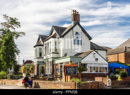 Die Winston Churchill Hotel und Pub entlang Bogenschützen Straße in Southampton, England, Großbritannien Stockfoto