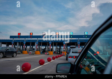 Checkpoint auf einer Mautstraße Stockfoto