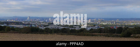Leeds City Centre Skyline gesehen von Rothwell, West Yorkshire Stockfoto