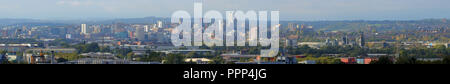 Leeds City Centre Skyline gesehen von Rothwell, West Yorkshire Stockfoto