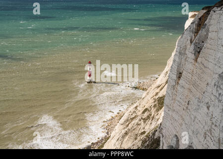 Beachy Head Leuchtturm auf windigen Tag Stockfoto