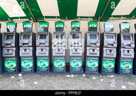 Reihe von ATM (Automated Teller/Geldautomaten). Stockfoto