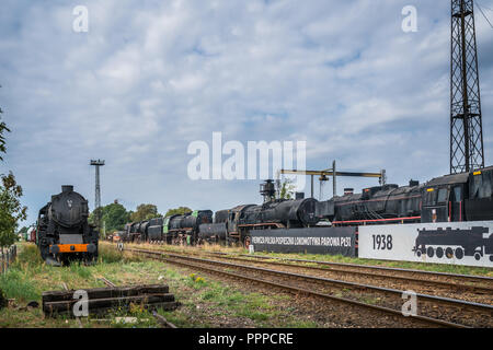 Jaworzyna Slaska, Polen - August 2018: Eine alte stillgelegte retro Dampflok Lok auf der Seite Titel in das Museum für Industrie und Eisenbahn in Silesi Stockfoto