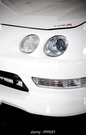 1997 Großbritannien weiß Honda Integra Type-R in einer Garage in Bristol, England, UK. Stockfoto