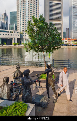 Singapur, lebensgroßen Skulpturen Darstellung Handel Kaufleute der Vergangenheit entlang des Singapore River, ein großer Emporium, Bildhauer Malcolm Koh Stockfoto