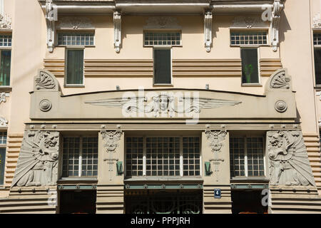 Art Nouveau Riga, Blick auf die Fassade von Michail Eisenstein entworfenes Gebäude in Alberta Iela im Zentrum des Jugendstils von Riga, Lettland Stockfoto