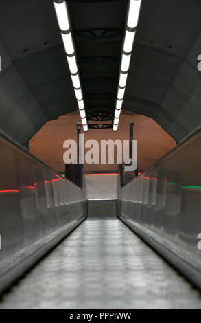 Rolltreppe, Hauptbahnhof, Essen, Nordrhein-Westfalen, Deutschland Stockfoto