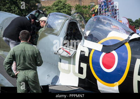 Supermarine Spitfire Mk LF IXc MJ 627 in Castle Bromwich 1943 gebaut. MJ 627 serviert mit 441 (Silver Fox) Sqn RCAF. Umgewandelt in T9 Trainer configurat Stockfoto