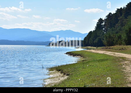 Landschaft in der Umgebung von Batak See, Bulgarien. Stockfoto