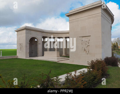 Cambrai Tank Memorial und Louverval Friedhof in der Nähe von Cambrai, Frankreich Stockfoto