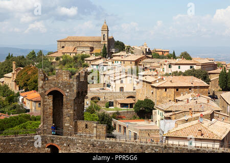 Montalcino Italien - die mittelalterliche Stadt von Montalcino aus der Festung gesehen, Montalcino Toskana Italien Europa Stockfoto