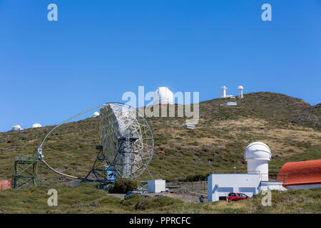 Florien Goebel MAGIC-Teleskop, Major Atmospheric Gamma-ray Imaging, gespiegelte Teller auf dem Roque de Los Muchachos Astrophysik Zentrum, La Palma, Kanarische Inseln Stockfoto