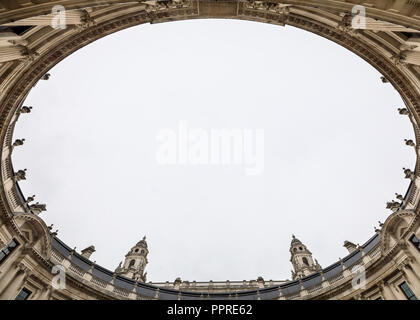 Der zentrale Innenhof oder kreisförmige 'drum', Ansicht, Treasury Britische Regierung Gebäude, Whitehall, London, UK Stockfoto