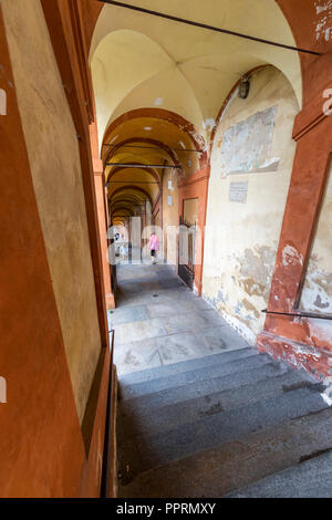 Die überdachte Portico und prozessionsstraße Verknüpfung Stadt Bologna mit dem Heiligtum der Madonna di San Luca, Italien. Stockfoto