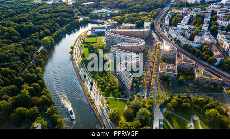 Sepentine oder Schlange Gebäude, Bundes-Abgeordneten - Ab, Moabiter Werder, Berlin, Deutschland, Stockfoto