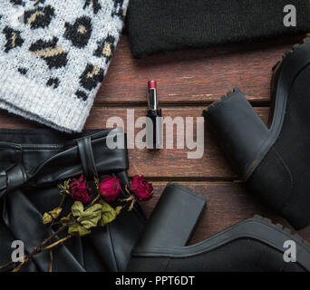 Herbst kommt. Mode Dame Kleidung einstellen. Flach. Fashion Concept Stockfoto