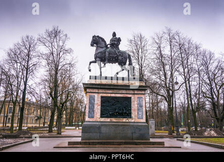 Das Denkmal für Peter den Großen aus der Urenkel von Paul vor michailowski Schloss, St. Petersburg, Russland. Stockfoto