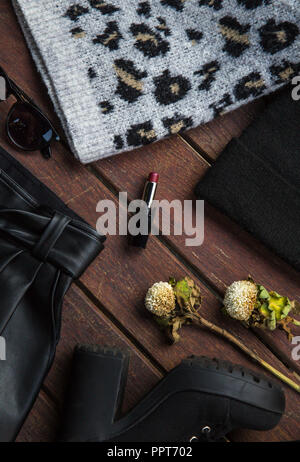 Herbst kommt. Mode Dame Kleidung einstellen. Flach. Fashion Concept Stockfoto