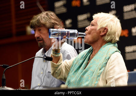 Trevor Nunn und Judi Dench nehmen an der 'roten Joan' Pressekonferenz während der 66Th San Sebastian International Film Festival 2018 im Kursaal am 25. September 2018 in San Sebastian, Spanien. Stockfoto