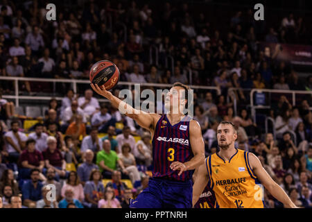 September 27, 2018 - Kevin Pangos, #3 der FC Barcelona Lassa in Aktionen während der Liga Endesa Match zwischen dem FC Barcelona Lassa und Herbalife Gran Canaria am 27. September 2108 im Palau Blaugrana, in Barcelona, Spanien. Quelle: AFP 7/ZUMA Draht/Alamy leben Nachrichten Stockfoto