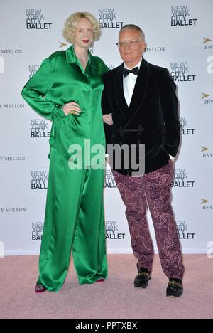 New York, NY, USA. 27 Sep, 2018. Gwendoline Christie in der Ankunftshalle für New York City Ballet's 2018 Fall Fashion Gala, David H. Koch Theater im Lincoln Center, New York, NY 27. September 2018. Credit: Kristin Callahan/Everett Collection/Alamy leben Nachrichten Stockfoto