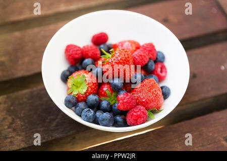 Fresh fruits berries blueberry strawberry raspberry Stockfoto