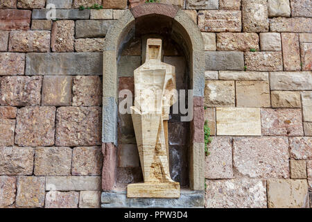 MONISTROL DE MONTSERRAT, SPANIEN - 14. JUNI 2014: Kerzen in der Benediktiner Abtei Santa Maria de Montserrat in Monistrol de Montserrat, Spanien Stockfoto