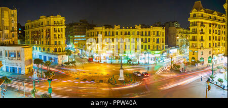 Kairo, Ägypten - Dezember 23, 2017: Der Talaat Harb Square ist einer der belebtesten Plätze in modernen Kairo und ist das Zentrum des Nachtlebens der Stadt Stockfoto