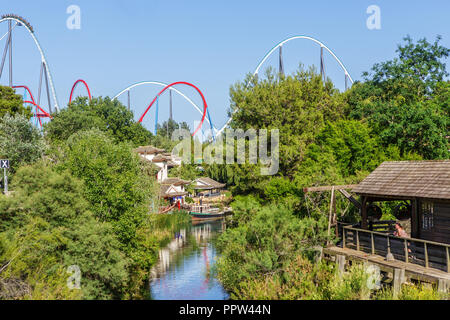 SALOU (PORTAVENTURA), Spanien - 16.Juni 2014: Themenpark Port Aventura ist eine Unterhaltung Resort im Süden Kataloniens lockt 4 Mio. Besucher im Jahr Stockfoto