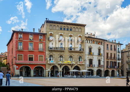 VIC, SPANIEN - 19. JUNI 2014: Alte Straße in der Stadt Vic Stockfoto