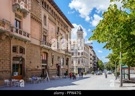 VIC, SPANIEN - 19. JUNI 2014: Alte Straße in der Stadt Vic Stockfoto