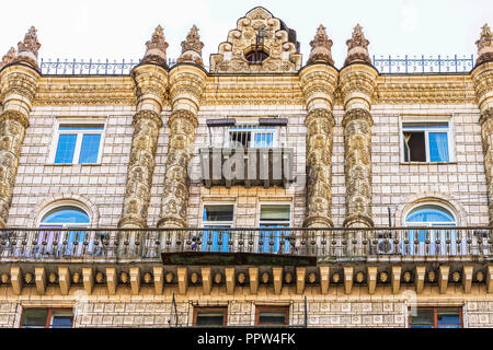 Fragment eines schönen Gebäudes in der Innenstadt von Kiew, Ukraine. Stockfoto