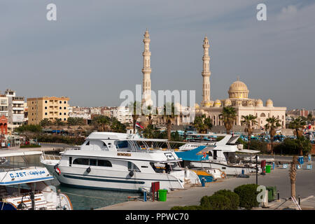 Tauchen Boote an der Marina von Hurghada, Rotes Meer, Ägypten Stockfoto