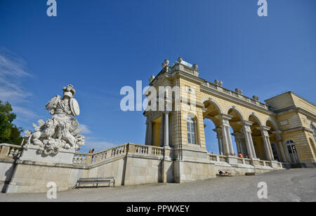 Schloss Schönbrunn, die Gloriette. Wien, Österreich Stockfoto