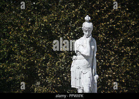 Schloss Schönbrunn, Skulpturen im Garten. Wien, Österreich Stockfoto