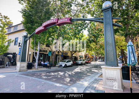September 27, Sunnyvale 2018/CA/USA - Eingang zum 'Murphy historischen Avenue in der Innenstadt von Sunnyvale, eine Straße mit Restaurants und Cafés Stockfoto