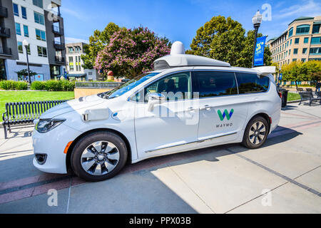 September 27, Sunnyvale 2018/CA/USA - Nahaufnahme von Waymo Selbstfahrer Auto erscheint dann beim unnyvale Technology Business Expo" im Silicon Valley Stockfoto