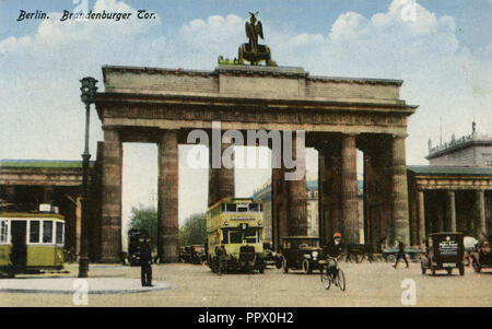 Berlin: Brandenburger Tor mit Doppeldeckerbus, Stockfoto