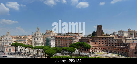 Der Trajan Markt und dem Forum Romanum in Rom. Stockfoto