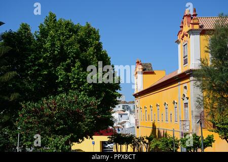 Blick auf die Pousada Convento Tavira, Tavira, Algarve, Portugal, Europa. Stockfoto