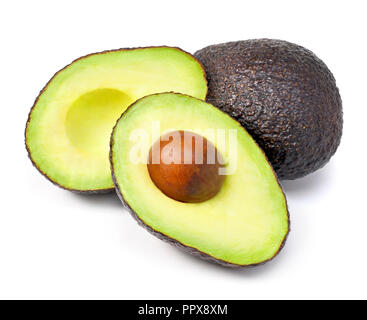 Köstliche frische Avocado Obst, auf weißem Hintergrund. Querschnitt der Avocado, gesunde Ernährung oder Lifestyle Thema. Stockfoto