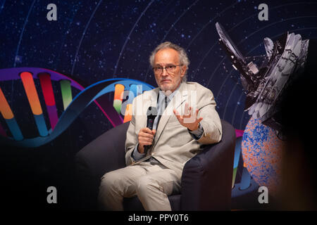 Hong Kong,. 28 Sep, 2018. Shaw Preisträger in Astronomie. Dr Jean-Loup Puget (Forscher, Institut d'Astrophysique Spatiale des Centre National de la Recherche Scientifique und Université Paris-Saclay, Frankreich) .2018 Shaw Preisträger einen öffentlichen Vortrag in der Hong Kong Science Museum, Tsim Sha Tsui, Kowloon geben. Der Shaw Prize, der aus drei jährliche Preise, nämlich den Preis in der Astronomie, der den Preis in Life Science und Medizin und die Auszeichnung bei der mathematischen Wissenschaften ist im Wert von $ 1.2Million USD zu jedem Gewinner. Credit: Jayne Russell/ZUMA Draht/Alamy leben Nachrichten Stockfoto