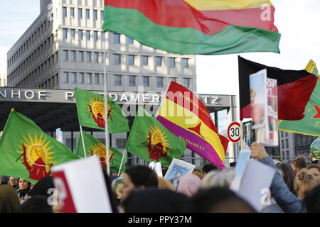 Berlin, Deutschland. 28. September 2018. . Demonstration in Berlin Mitte' Erdogan nicht willkommen" vom Potsdamer Platz auf den Großen Stern. Bild: Sao Struck/Alamy leben Nachrichten Stockfoto